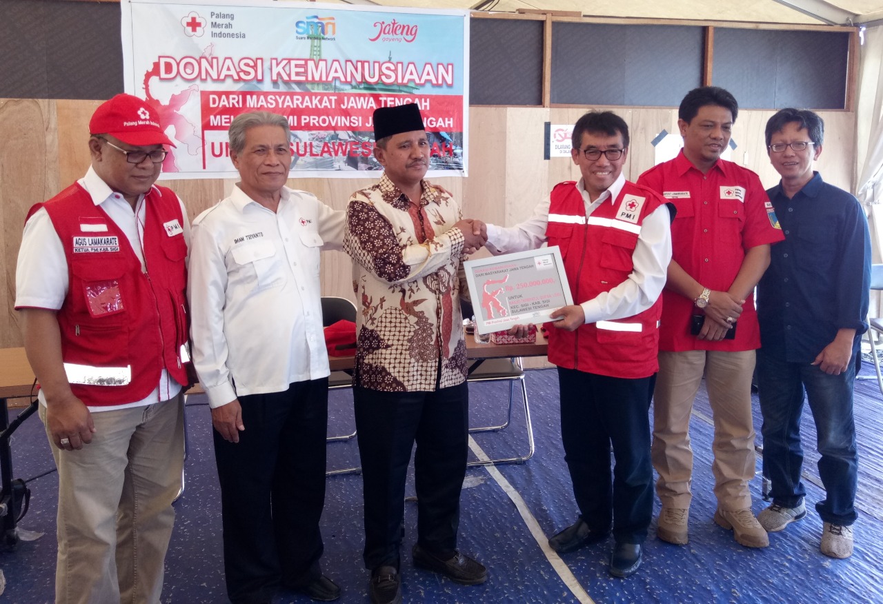 Penyerahan Bantuan Bencana Sulteng Penyerahan Bantuan Bencana Sulteng